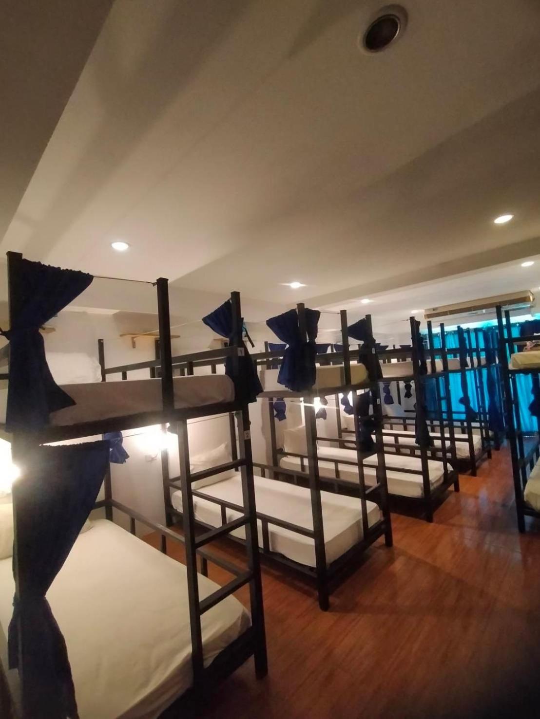 Popeyes Hostel Patong Kültér fotó